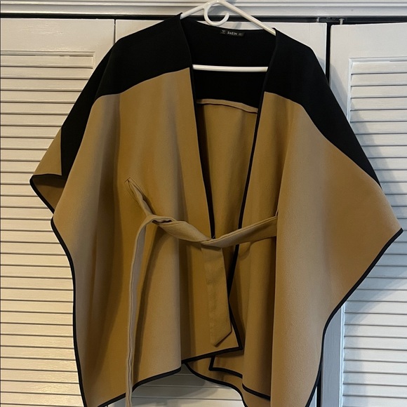 SHEIN Tan and Black Women's Poncho - Picture 2 of 3
